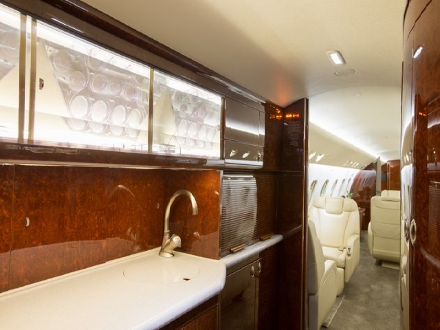 Client Case: Embraer Legacy 600 11