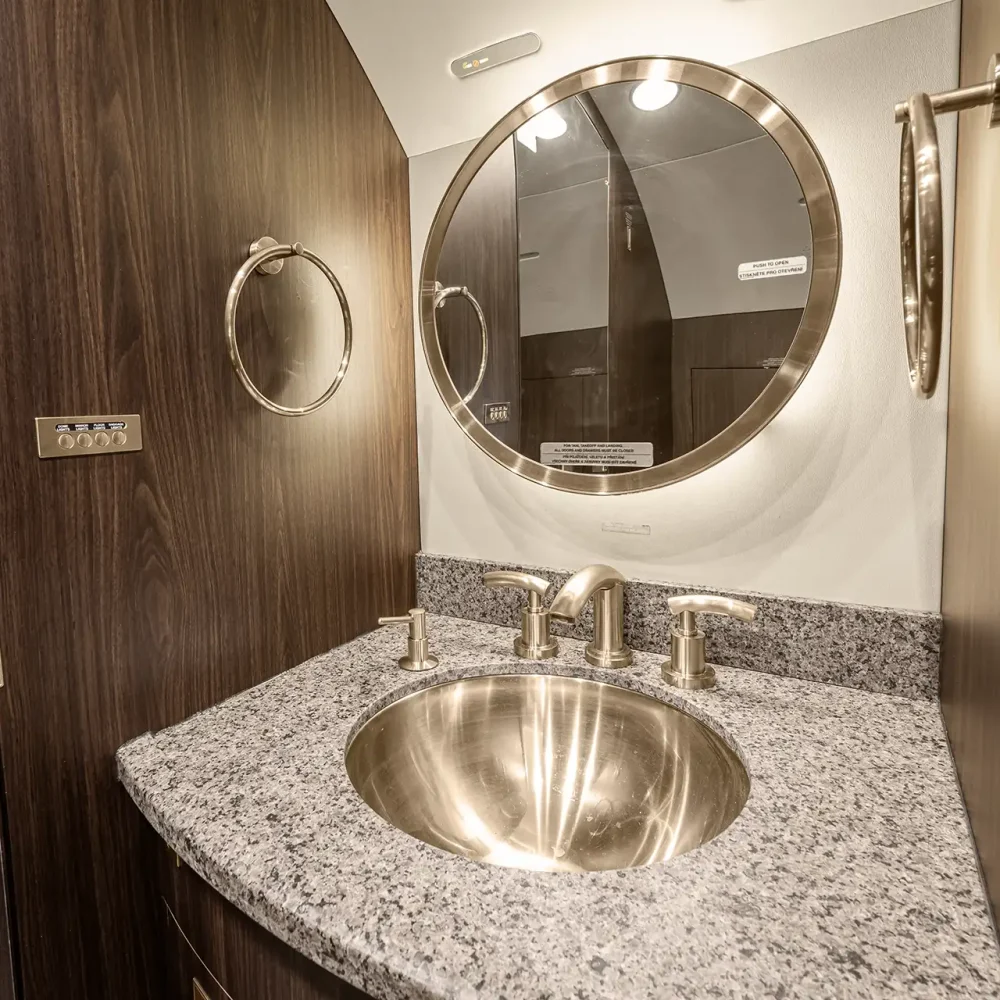 0521_Bombardier_challenger_605_cc_07 bombardier challenger 605, Interior Refurbishment, aerovisto group,