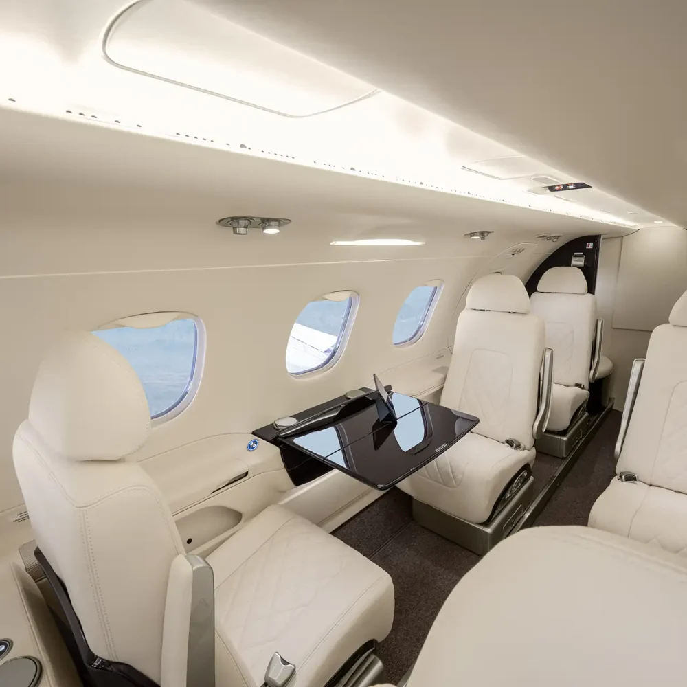 2434_Phenom300_AV_CC_2607