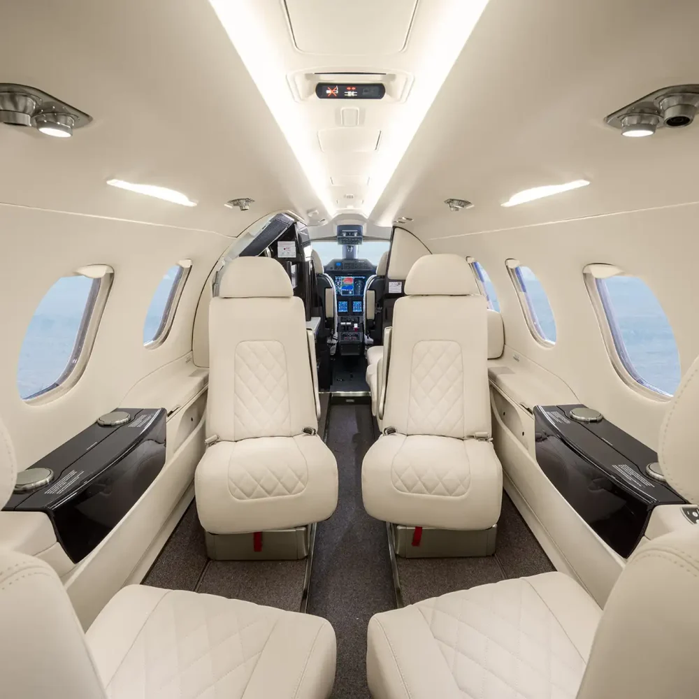 2539_Phenom300_AV_CC_2607