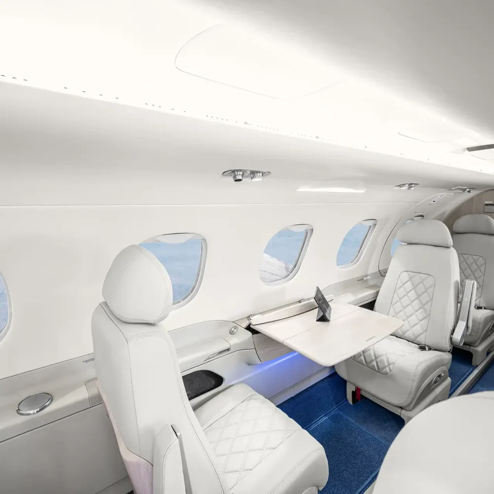 3214_Phenom300_2608_AV_CC
